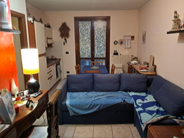 Trescore: Luminoso bilocale con posto auto