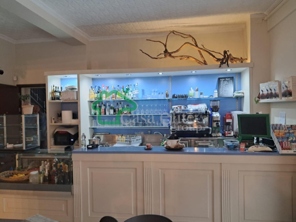 Crema: Attività bar panificio